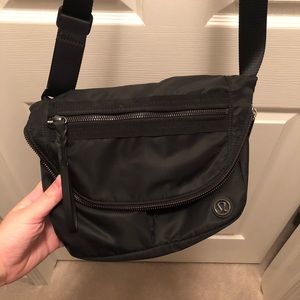 Lululemon festival bag